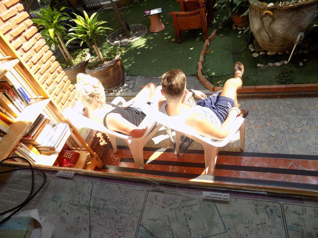 The Oasis Hostel (Adults Only) Bangkok Exteriör bild