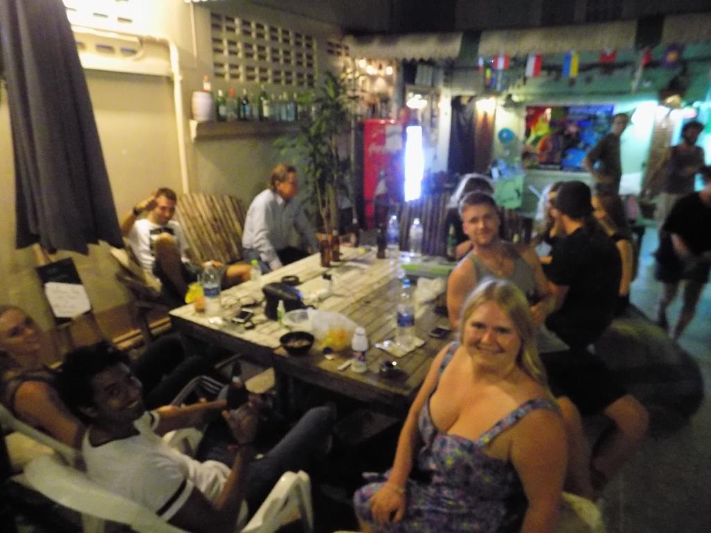 The Oasis Hostel (Adults Only) Bangkok Exteriör bild
