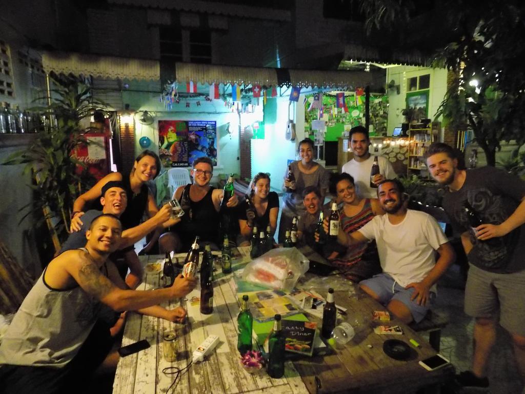 The Oasis Hostel (Adults Only) Bangkok Exteriör bild