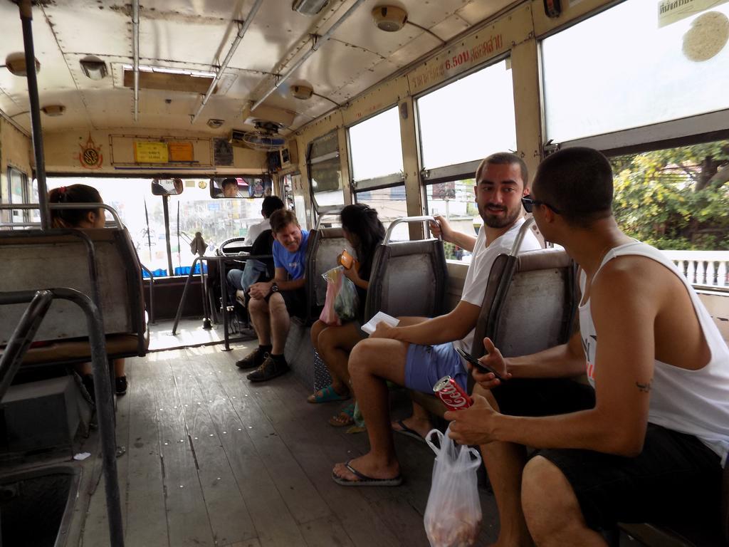 The Oasis Hostel (Adults Only) Bangkok Exteriör bild