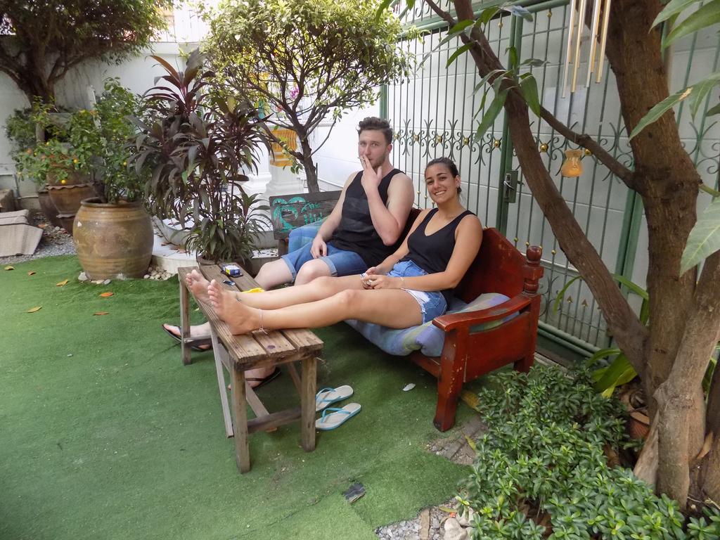 The Oasis Hostel (Adults Only) Bangkok Exteriör bild