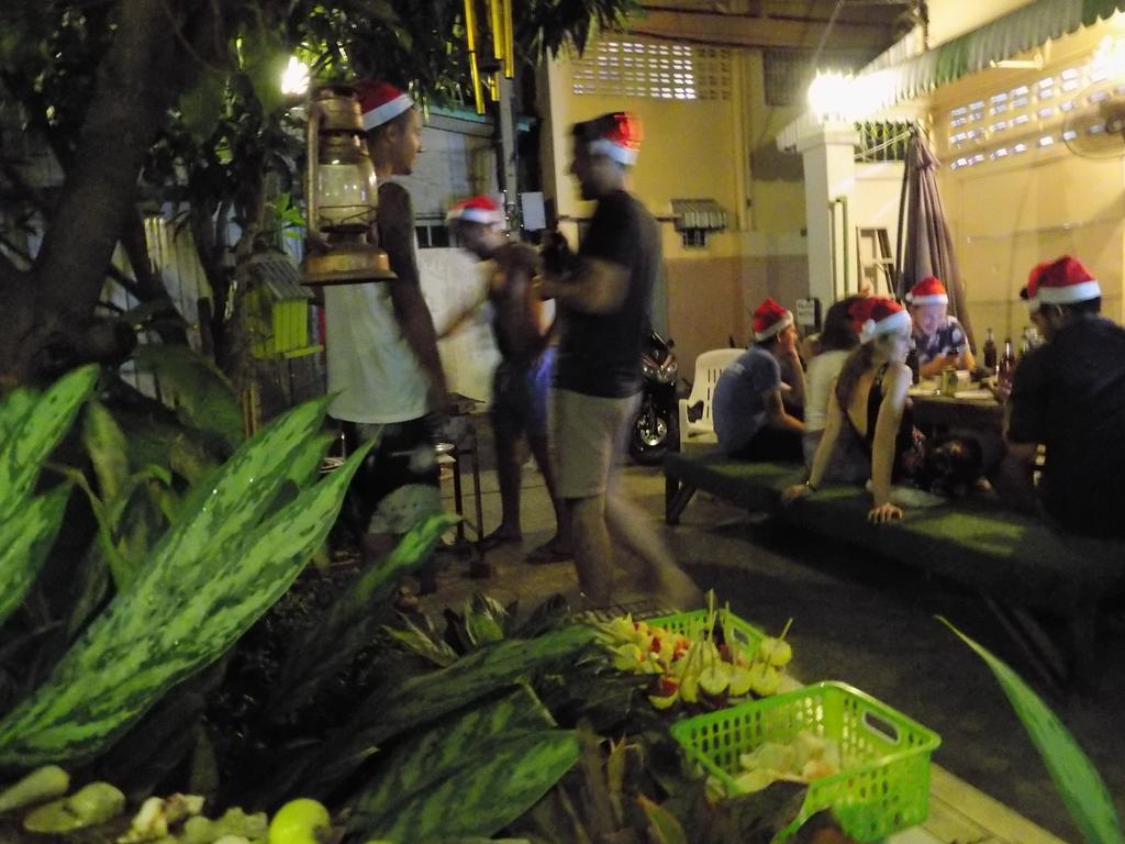 The Oasis Hostel (Adults Only) Bangkok Exteriör bild