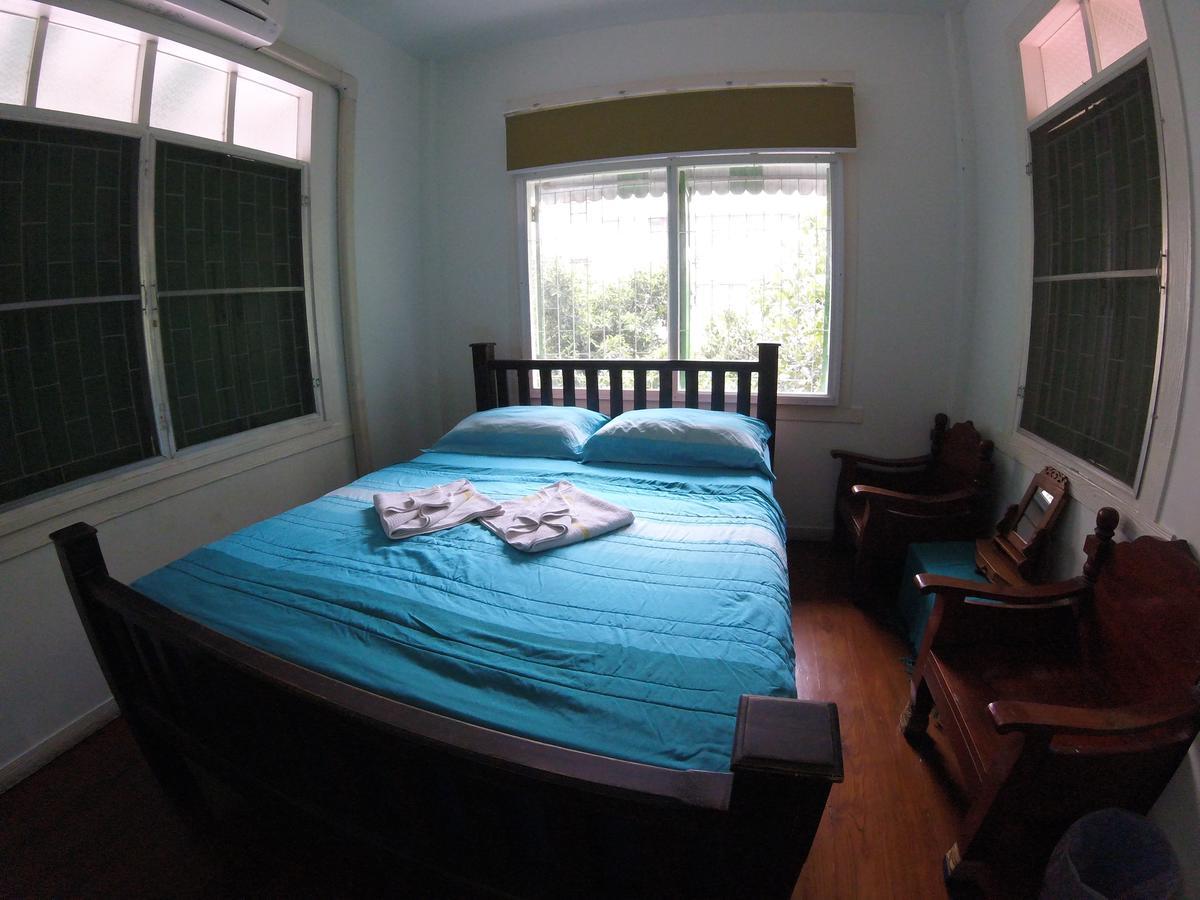 The Oasis Hostel (Adults Only) Bangkok Exteriör bild
